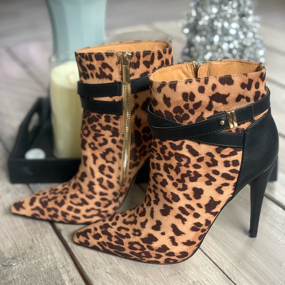 Stylish Leopard Print Ankle Booties with Black Trim